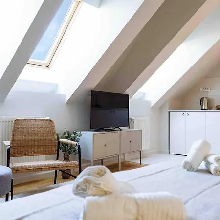 Apartment Vivando - Stylish Studio C + Parking